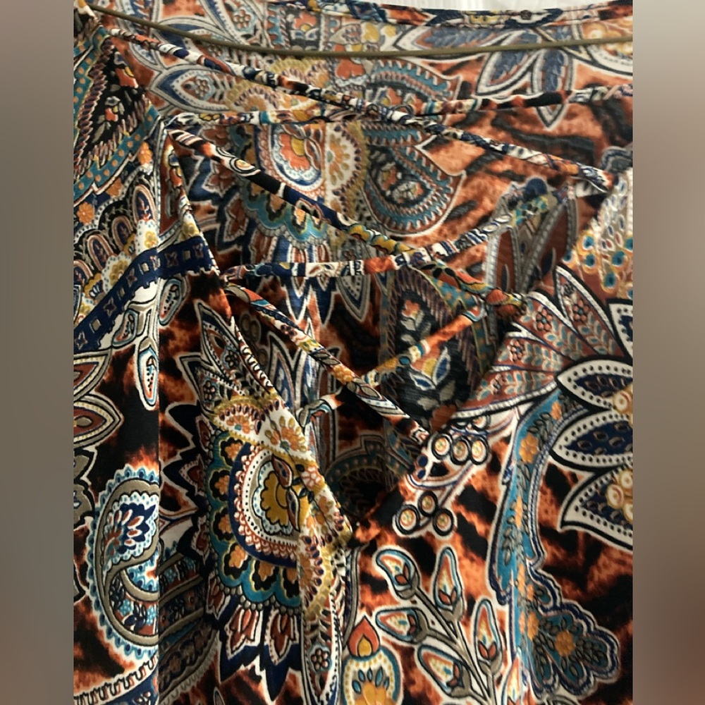 Sew in Love NWOT long sleeve paisley top with cross cross back detail sz 3x